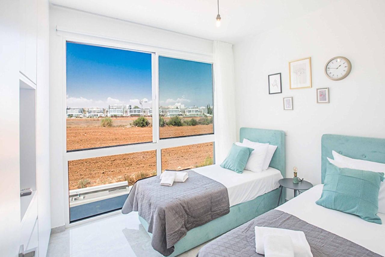 Villa Vie Blue 3