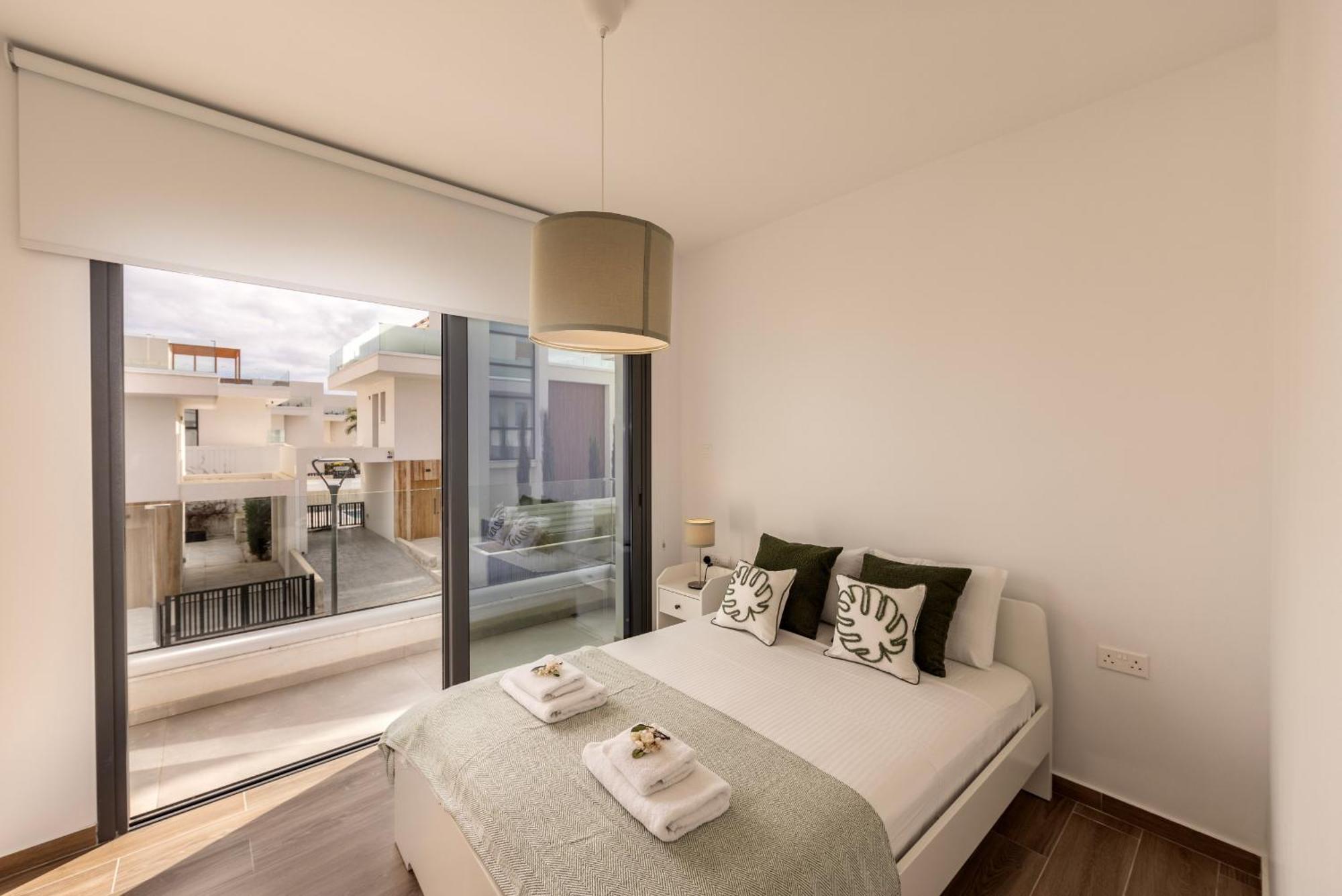 Villa By The Bay 32