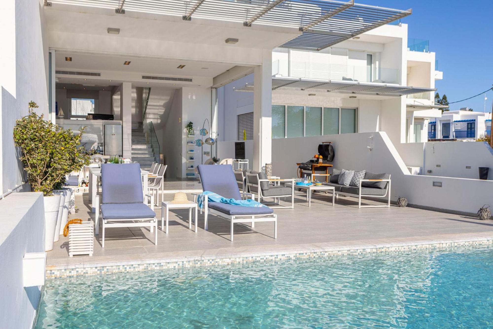 Elaia Luxury Seafront Villa *