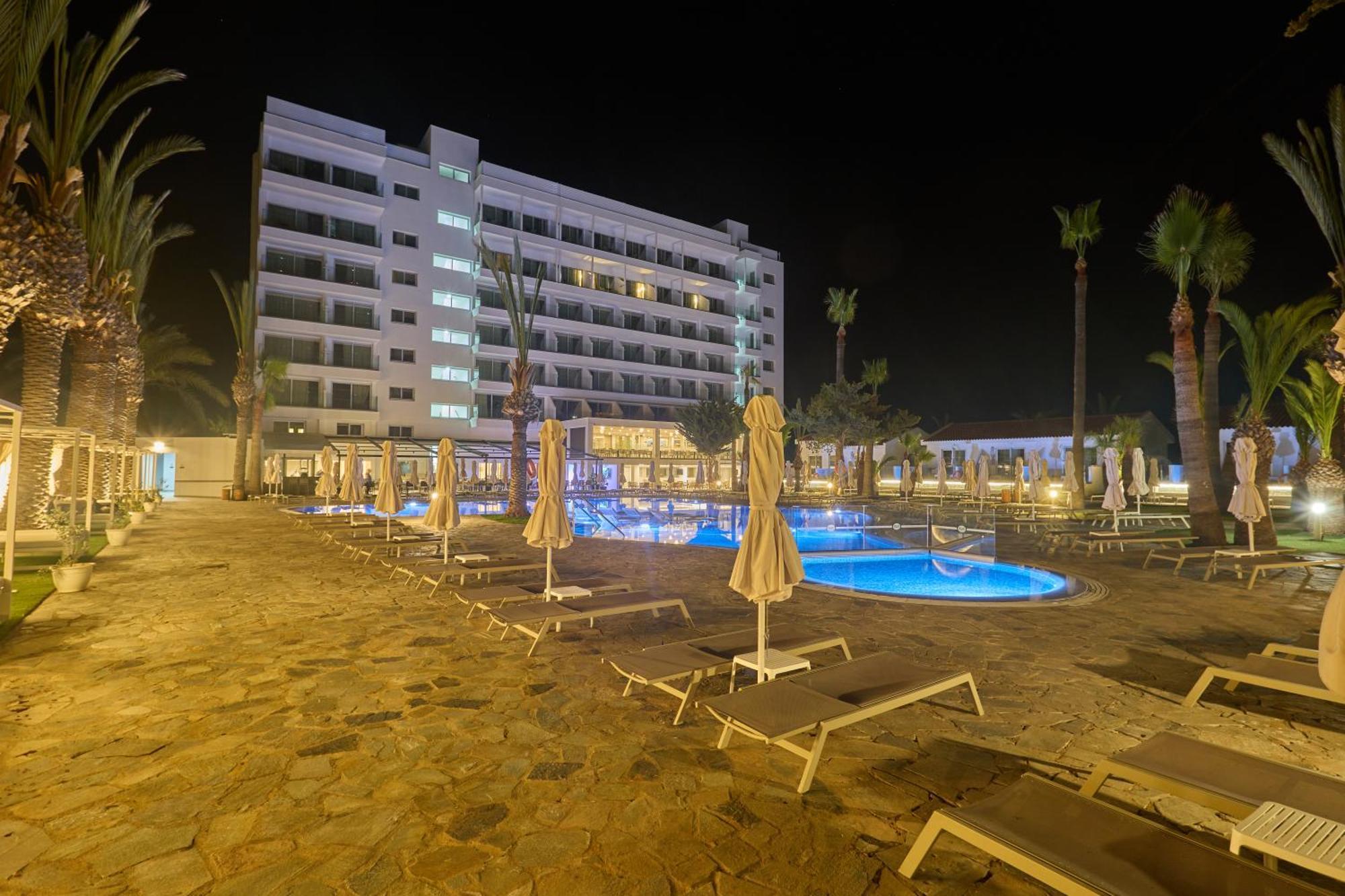 Bohemian Gardens Hotel Protaras