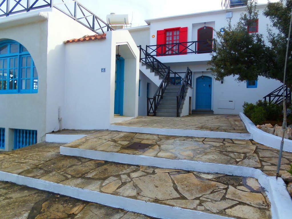 Light & Blue Ayios Elias Private Bungalows Aparthotel 3*