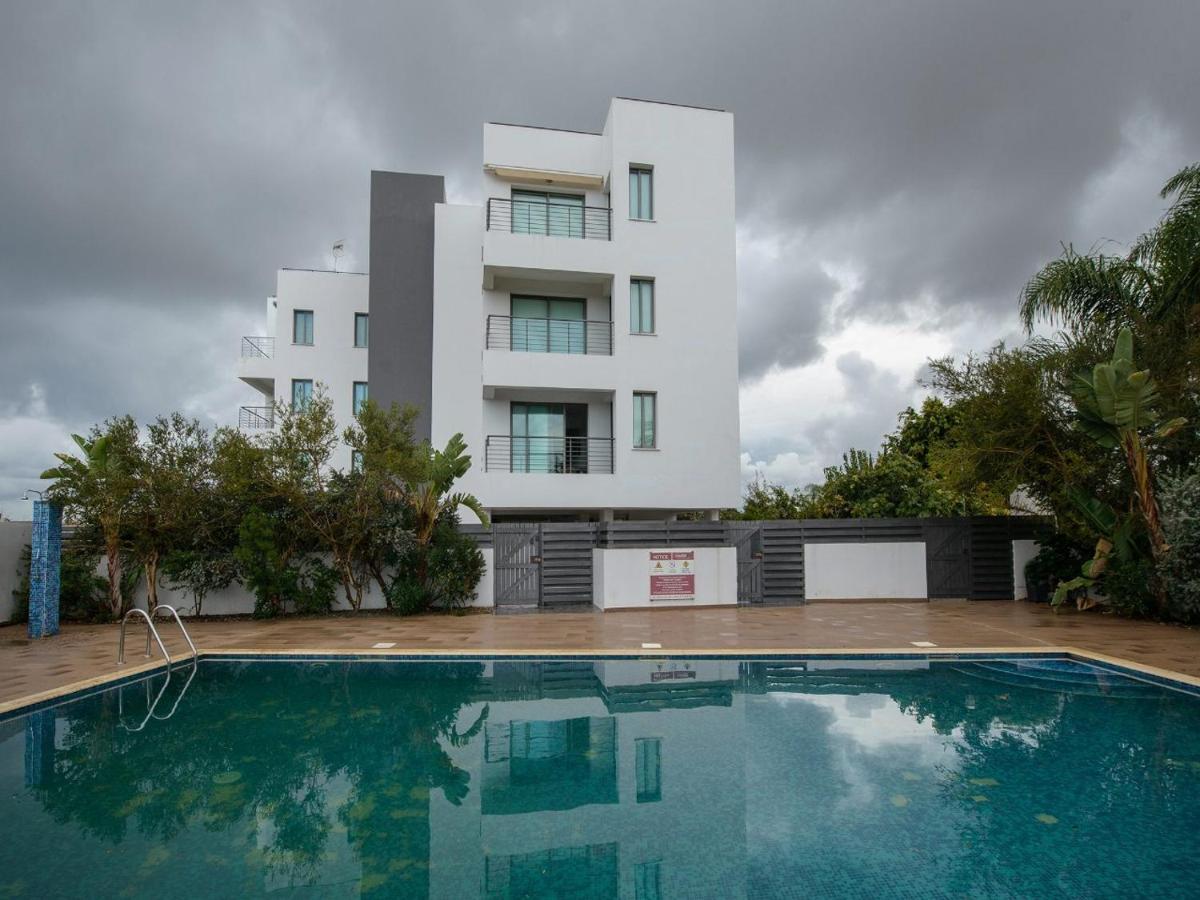 Apartment Blue Pearl New *